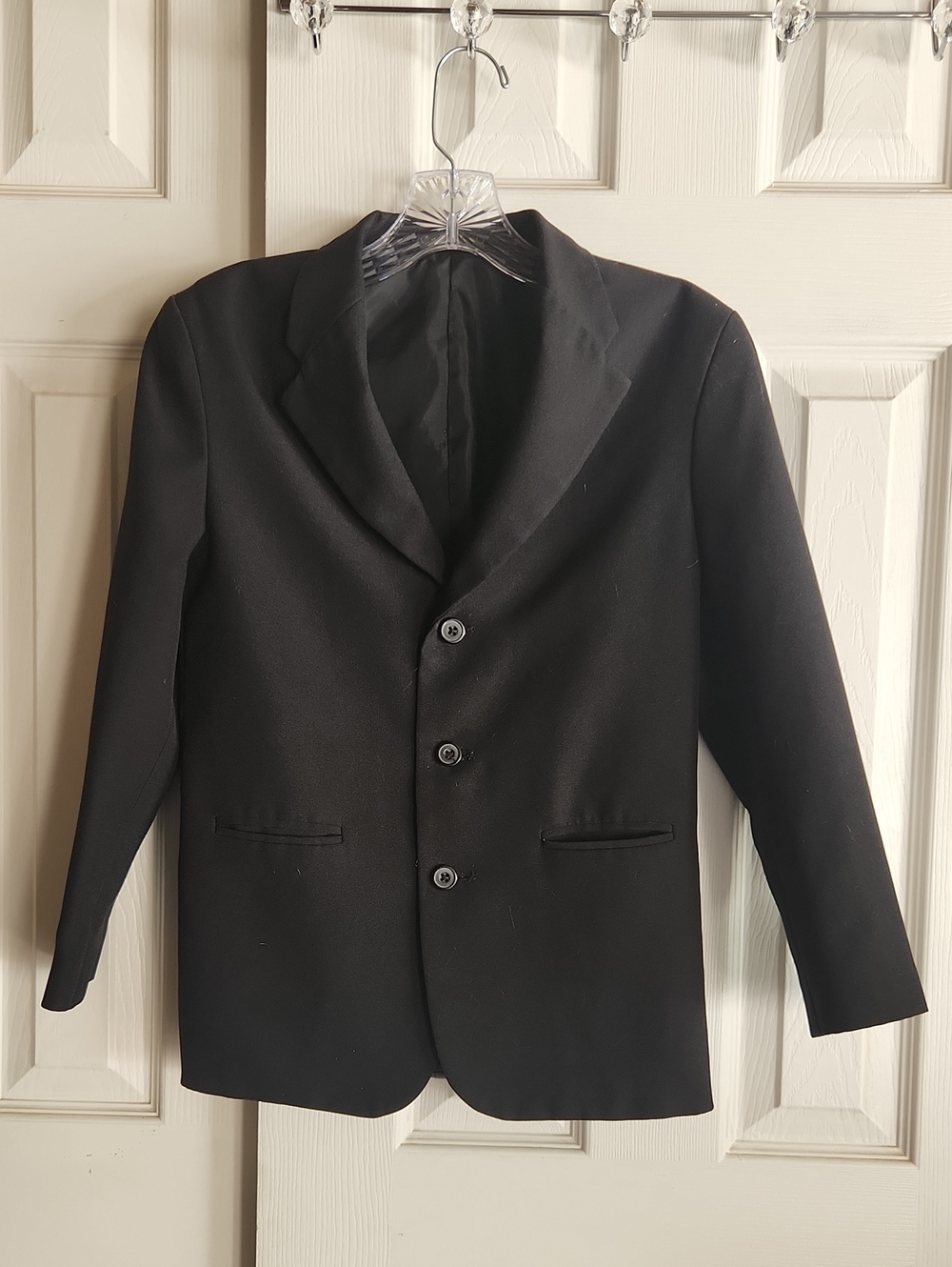 Men's Black Three-Button Blazer - Tailored Sport Coat